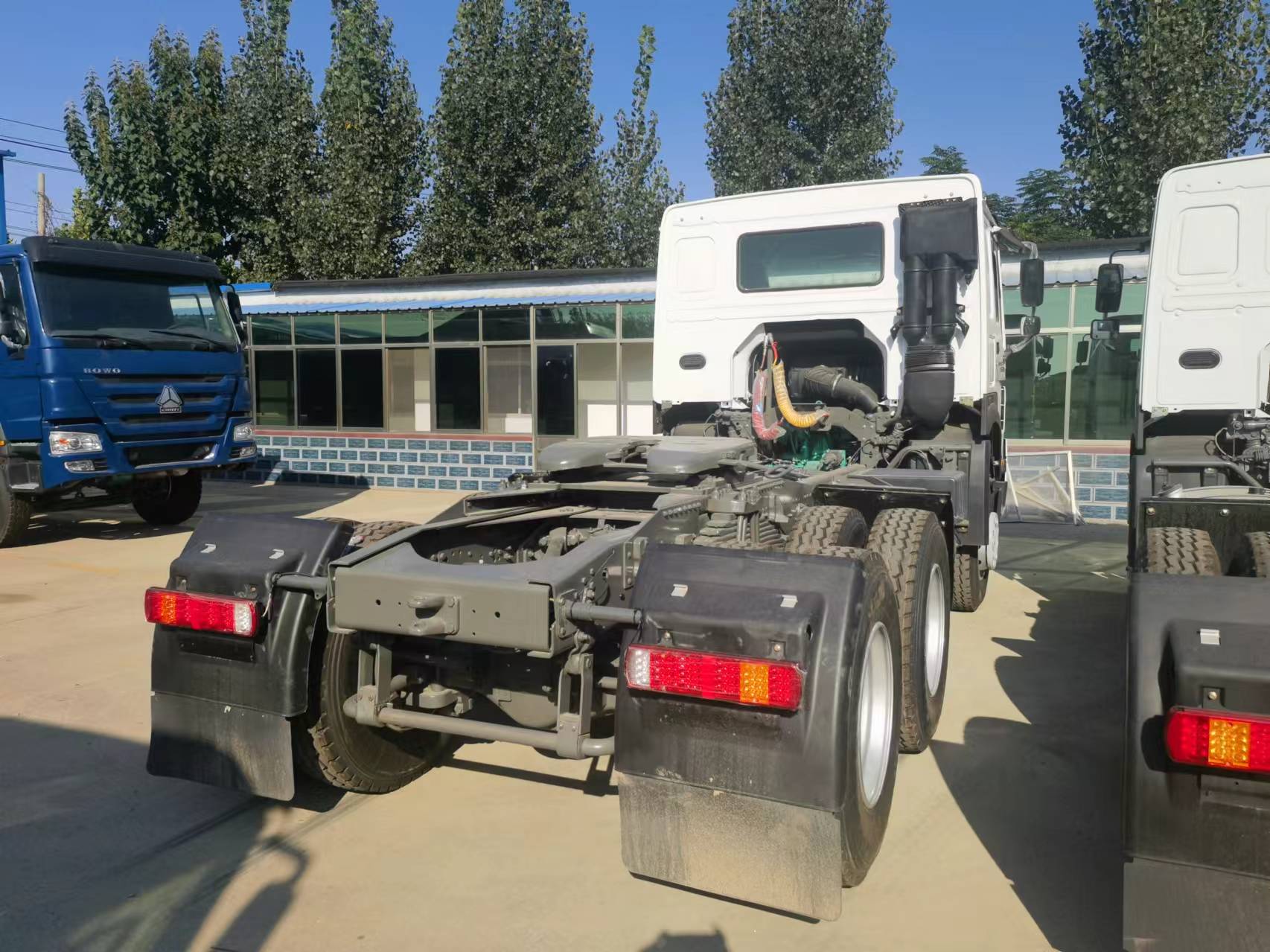 Tractor unit Sinotruk HOWO 371 Tractor: picture 6