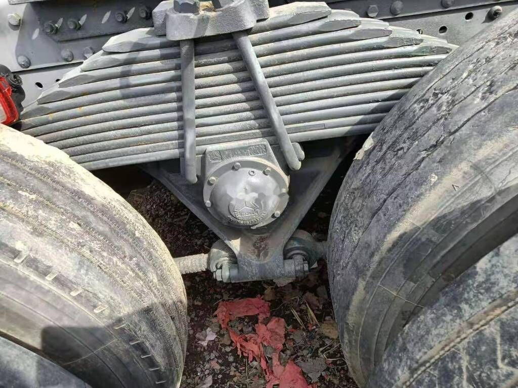 Sinotruk HOWO 420 Tractor - Tractor unit: picture 4 Sinotruk HOWO 420 Tractor - Tractor unit: picture 4