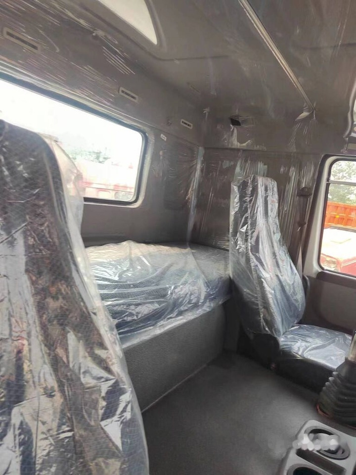 Sinotruk HOWO 420HP Tractor - Tractor unit: picture 5 Sinotruk HOWO 420HP Tractor - Tractor unit: picture 5