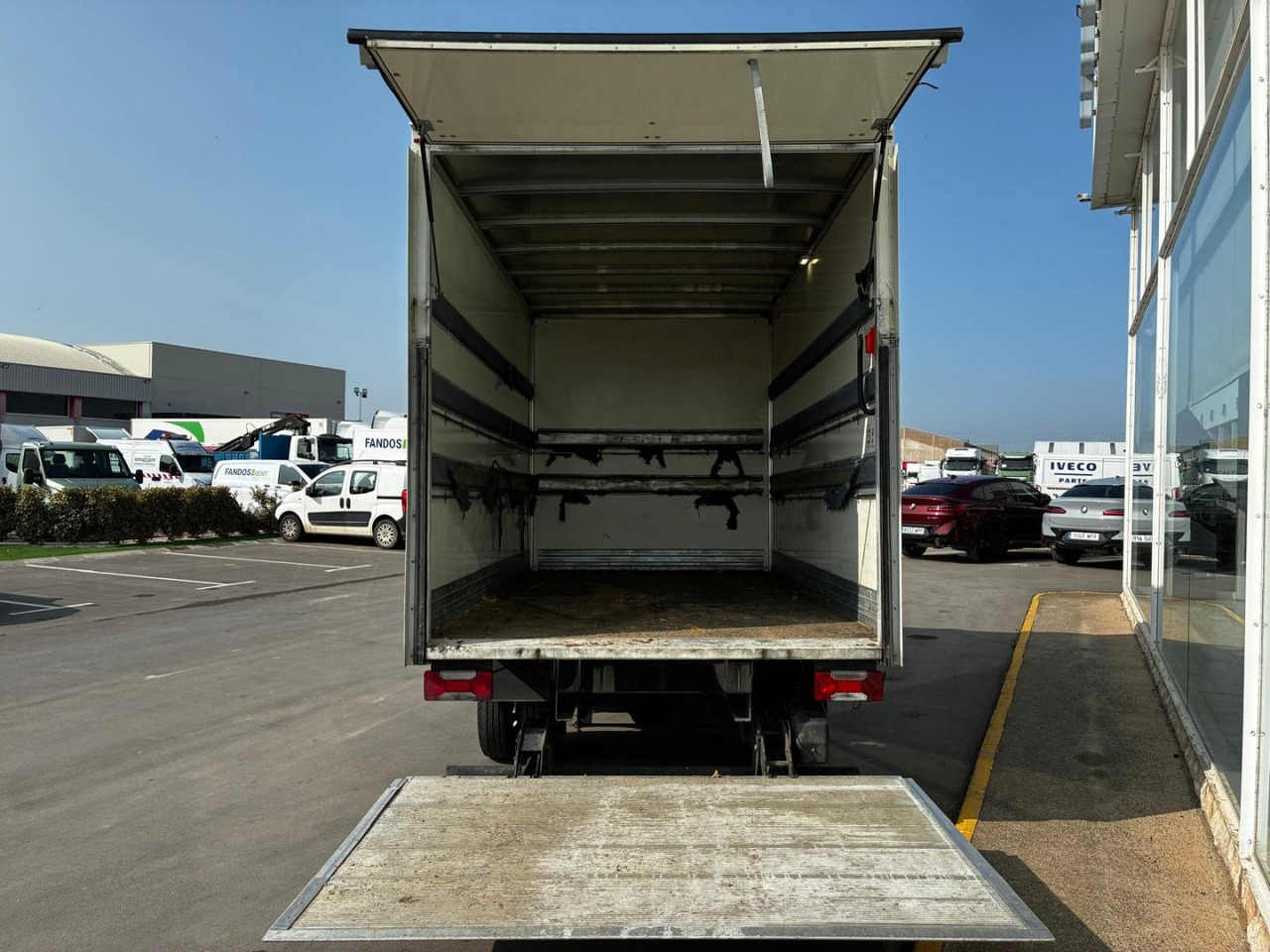 Caja cerrada IVECO 35C16 20m3 - Box van: picture 5 Caja cerrada IVECO 35C16 20m3 - Box van: picture 5