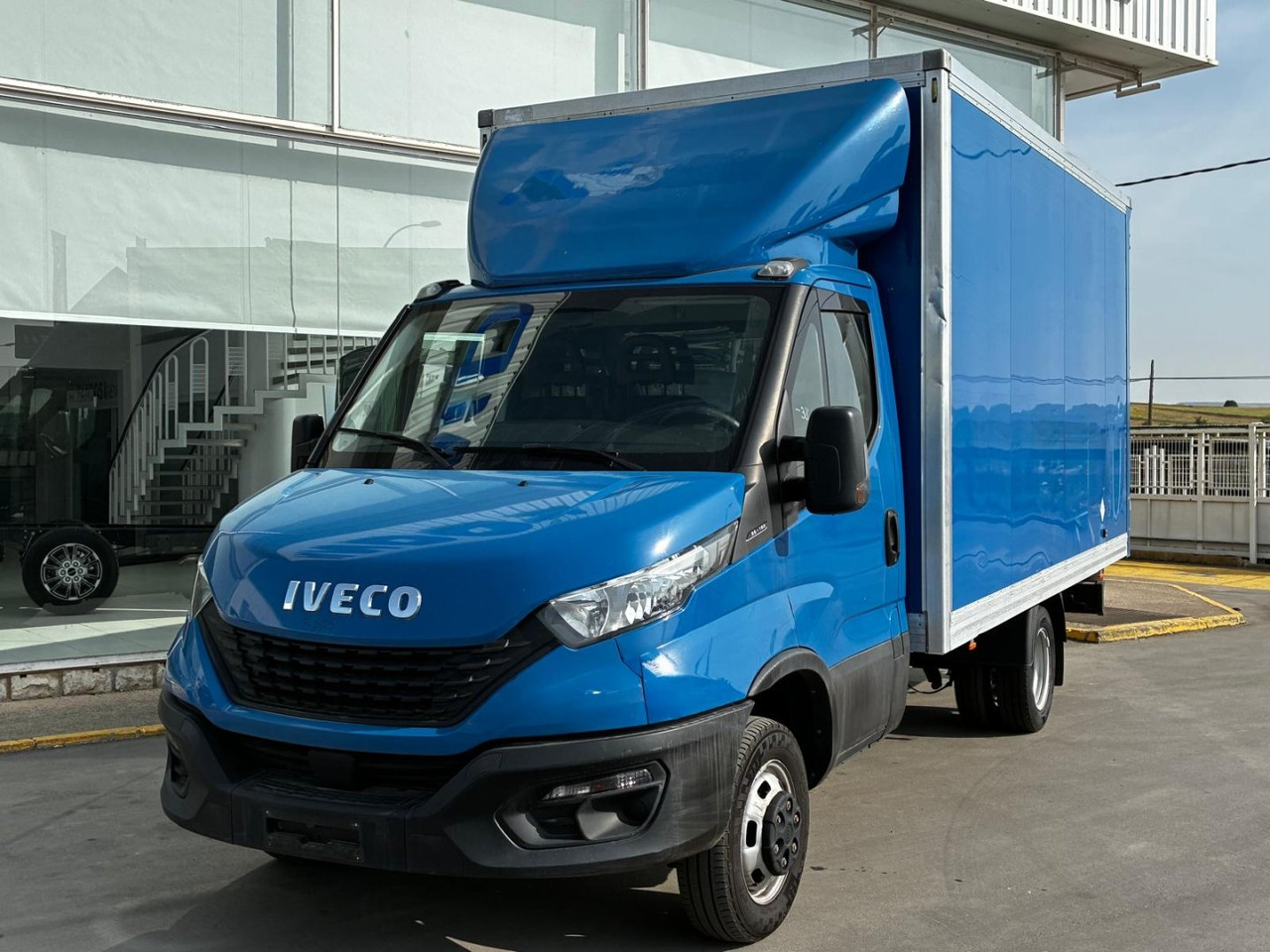 Caja cerrada IVECO 35C16 20m3 - Box van: picture 1 Caja cerrada IVECO 35C16 20m3 - Box van: picture 1