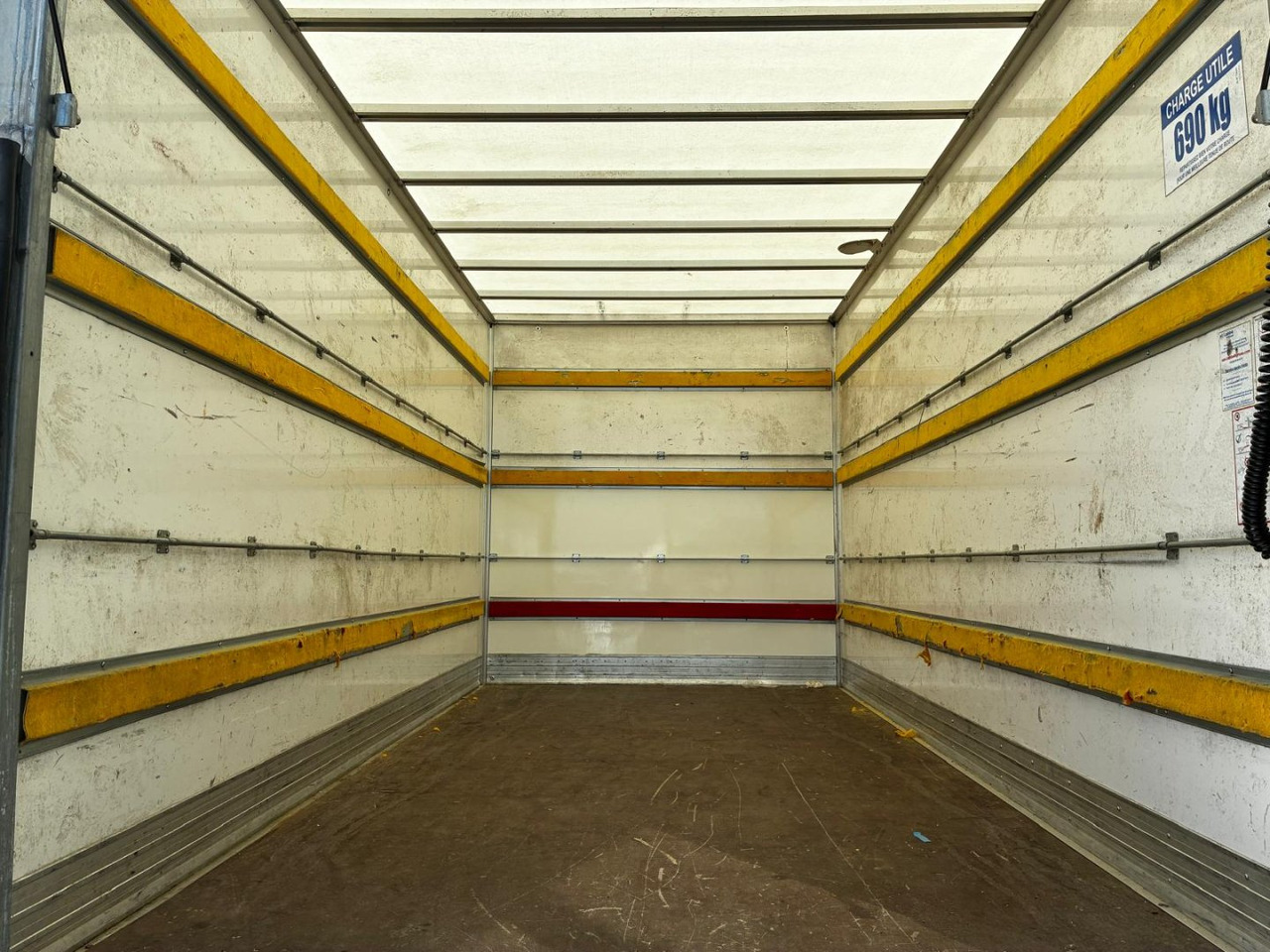 Caja cerrada IVECO 35C16 20m3 - Box van: picture 5 Caja cerrada IVECO 35C16 20m3 - Box van: picture 5