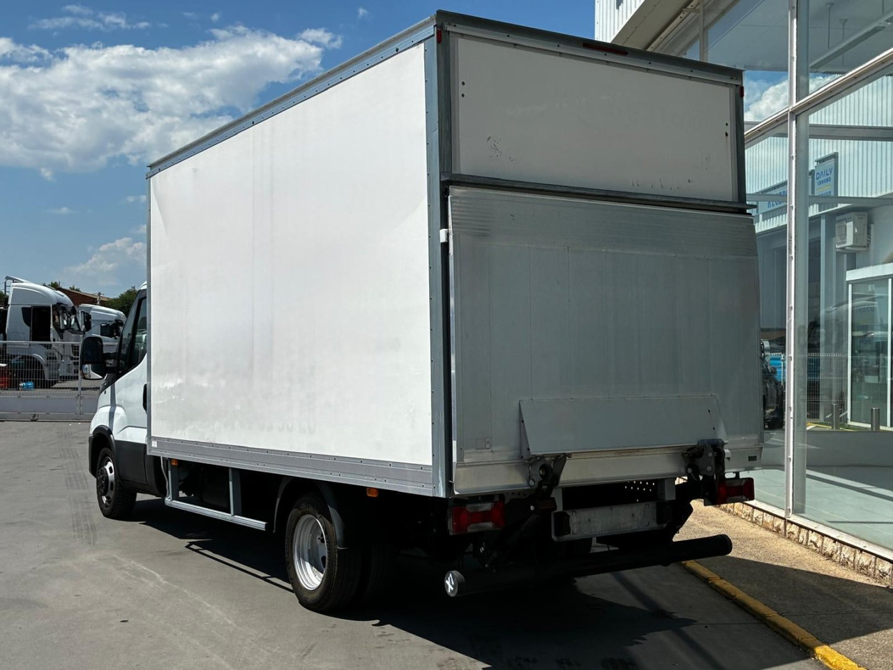 Caja cerrada IVECO 35C16 20m3 - Box van: picture 4 Caja cerrada IVECO 35C16 20m3 - Box van: picture 4