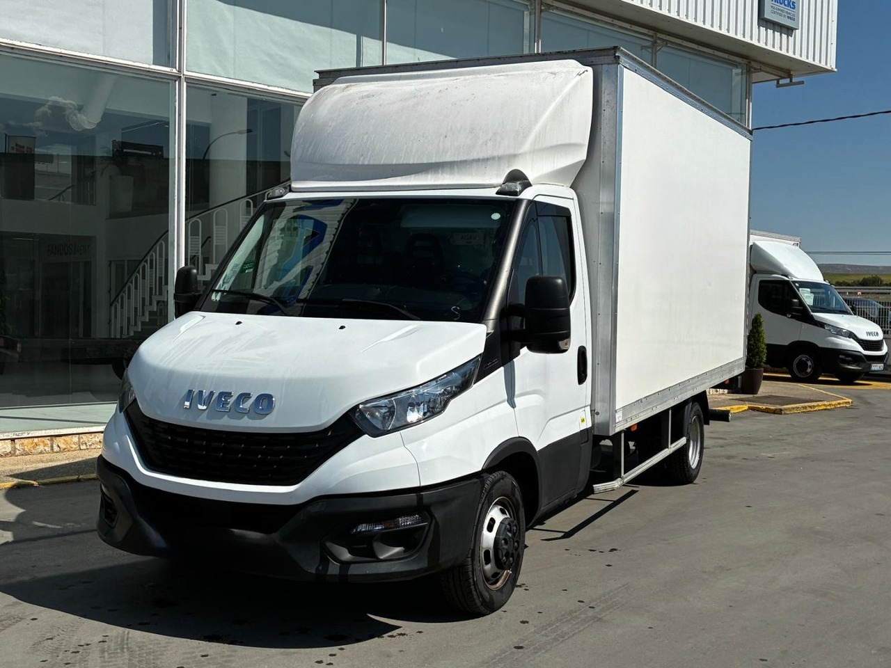 Caja cerrada IVECO 35C16 20m3 - Box van: picture 1 Caja cerrada IVECO 35C16 20m3 - Box van: picture 1