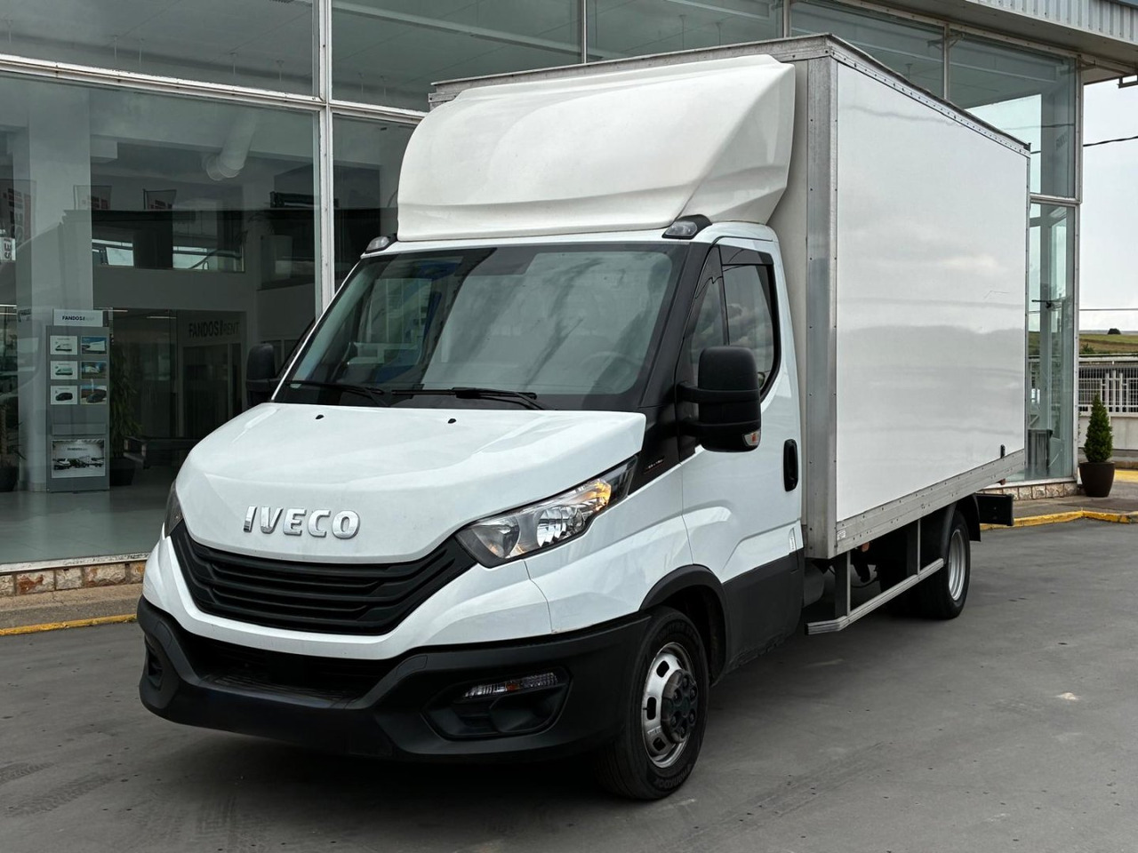 Caja cerrada IVECO 35C16 3.0 20m3 - Box van: picture 1 Caja cerrada IVECO 35C16 3.0 20m3 - Box van: picture 1