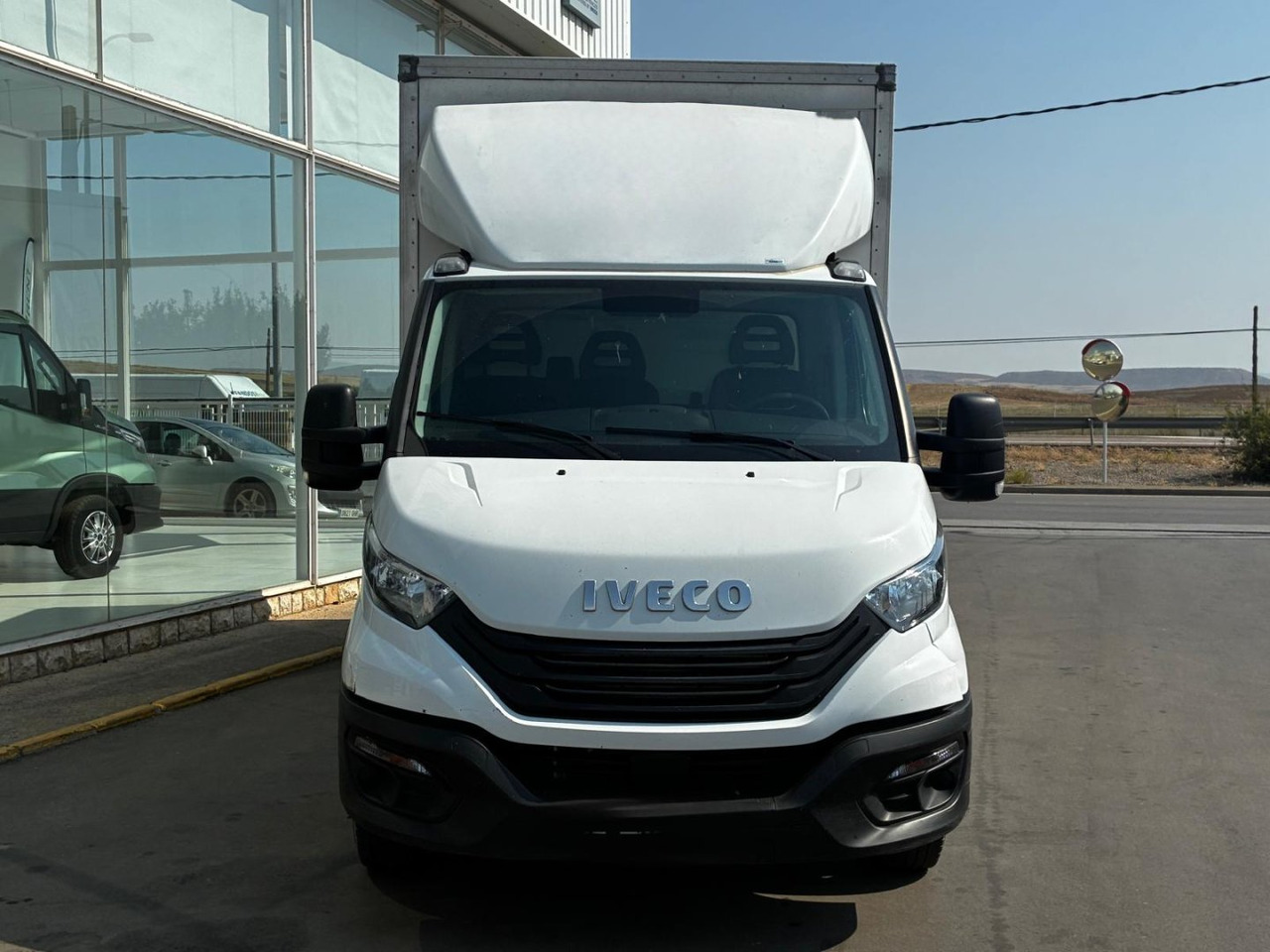 Caja cerrada IVECO 35C16 3.0 20m3 - Box van: picture 2 Caja cerrada IVECO 35C16 3.0 20m3 - Box van: picture 2