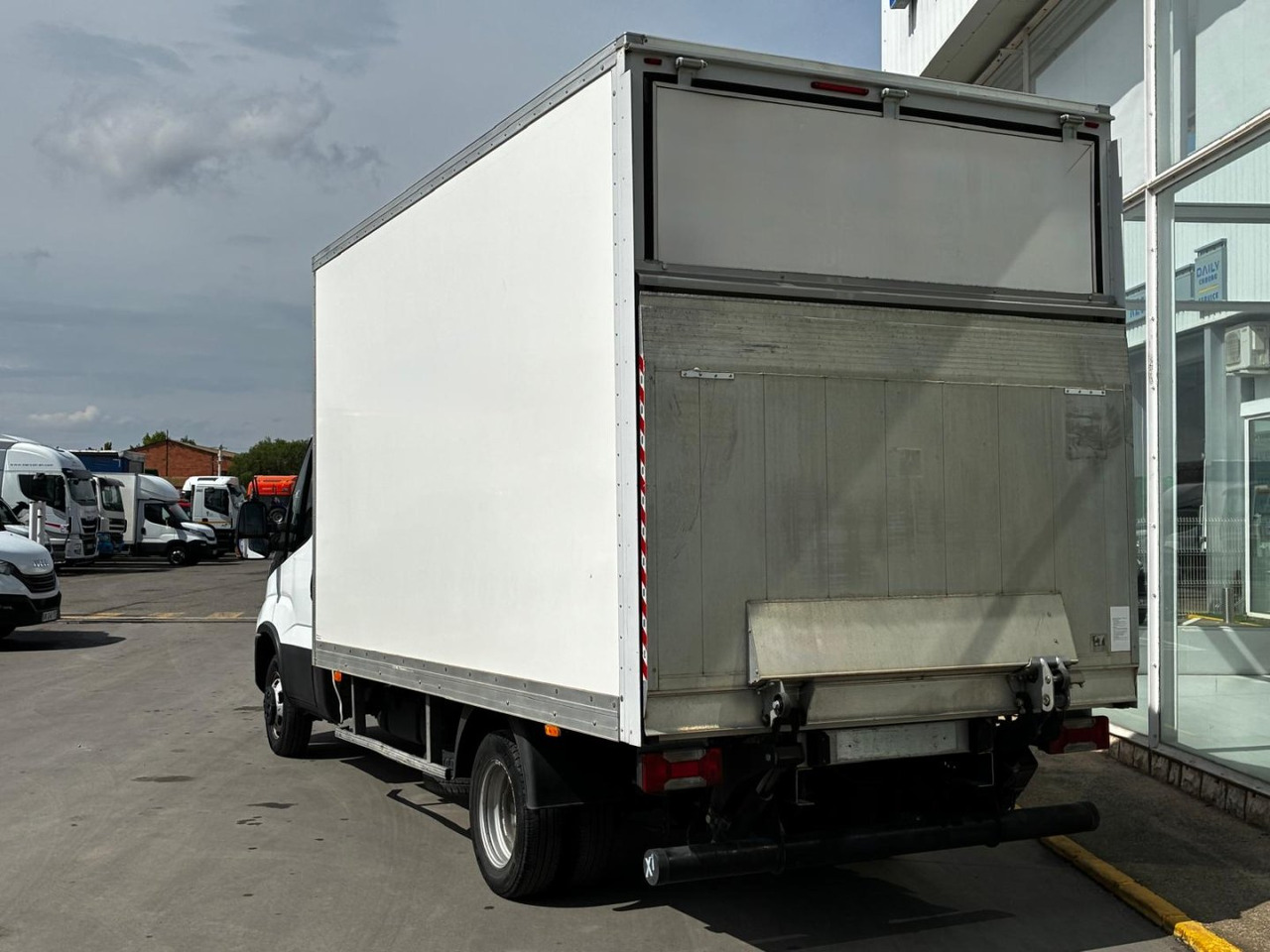 Caja cerrada IVECO 35C16 3.0 20m3 - Box van: picture 4 Caja cerrada IVECO 35C16 3.0 20m3 - Box van: picture 4
