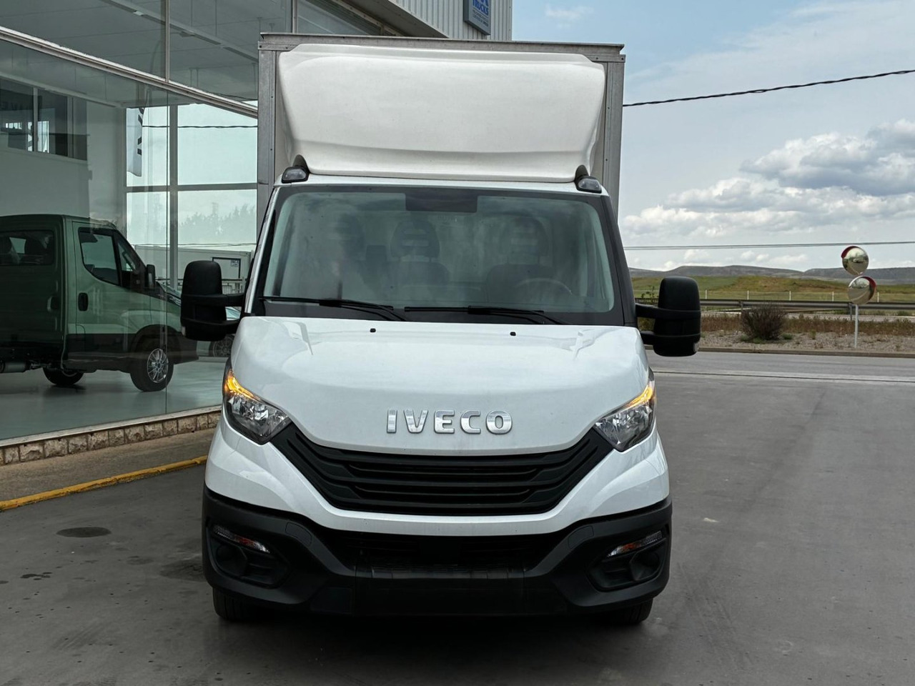 Caja cerrada IVECO 35C16 3.0 20m3 - Box van: picture 2 Caja cerrada IVECO 35C16 3.0 20m3 - Box van: picture 2