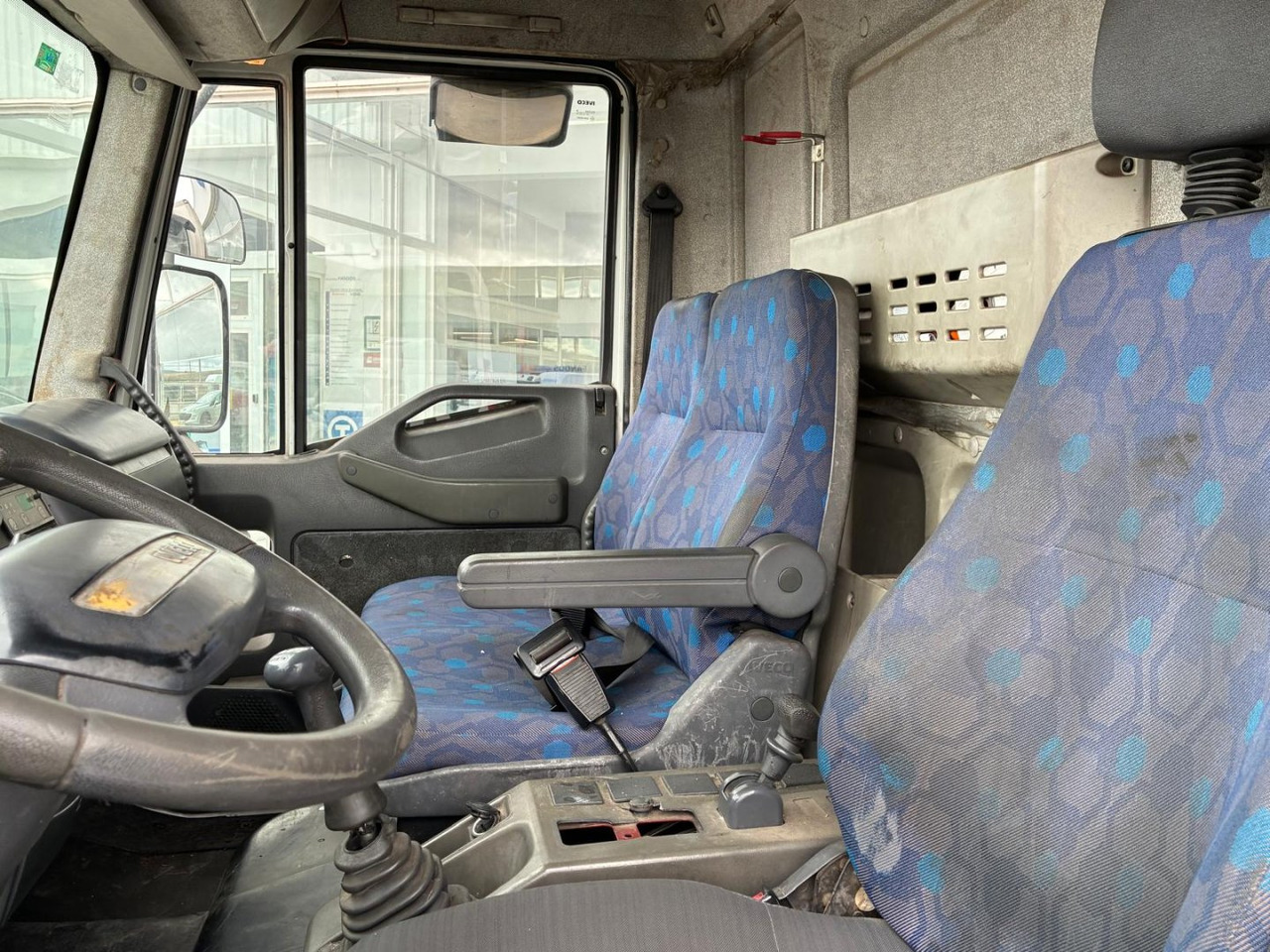 Refrigerator truck Caja cerrada IVECO Eurocargo ML 100 E18 P: picture 10