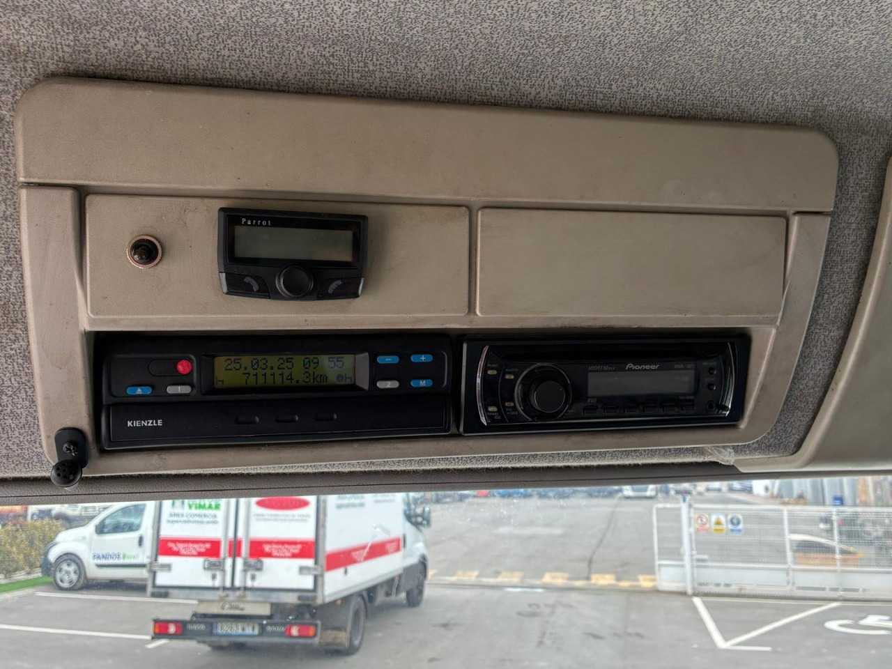 Refrigerator truck Caja cerrada IVECO Eurocargo ML 100 E18 P: picture 11
