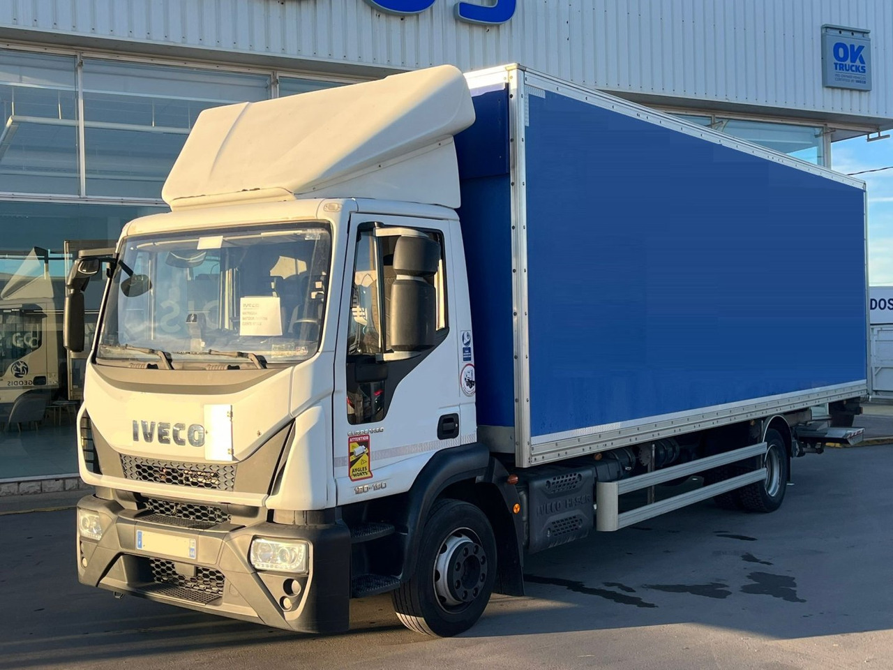 Caja cerrada IVECO Eurocargo ML 120 E22 - Box truck: picture 1 Caja cerrada IVECO Eurocargo ML 120 E22 - Box truck: picture 1