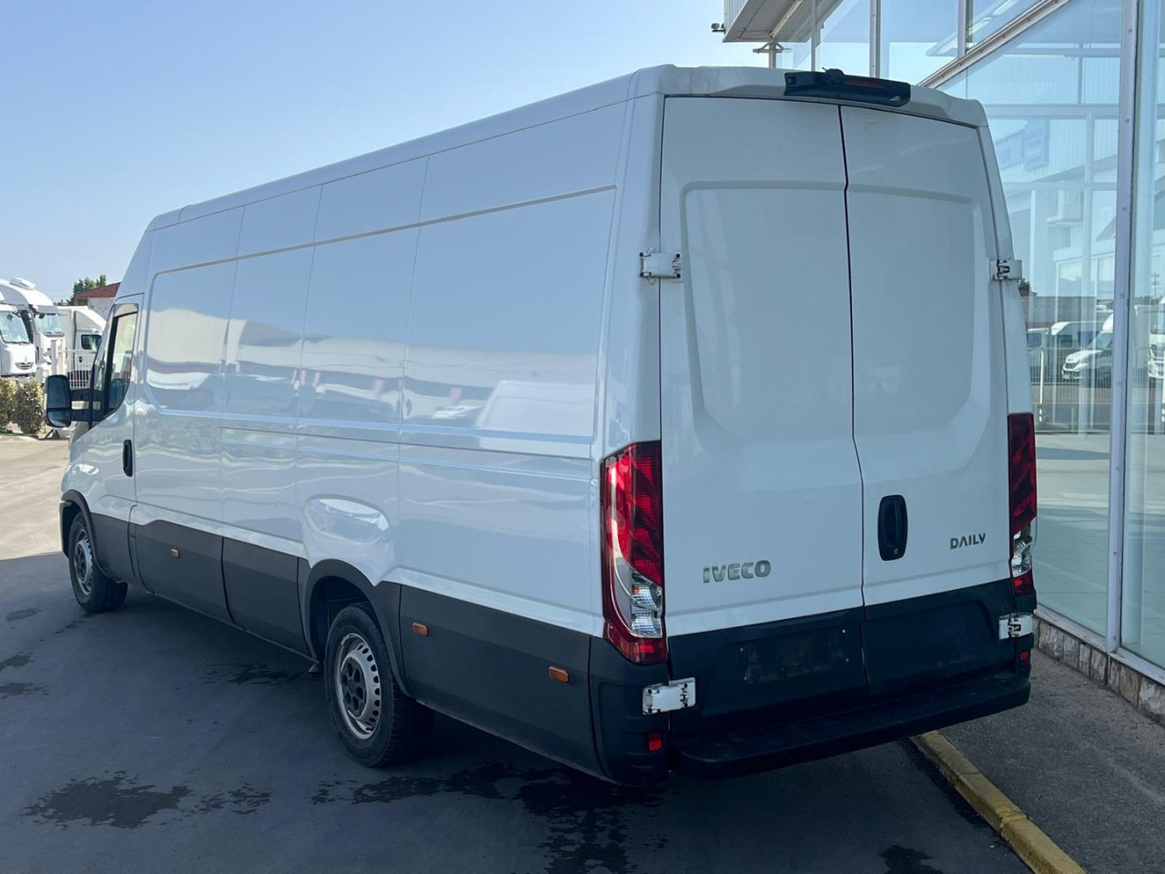 Furgón IVECO 35S14 16m3 - Panel van: picture 4 Furgón IVECO 35S14 16m3 - Panel van: picture 4