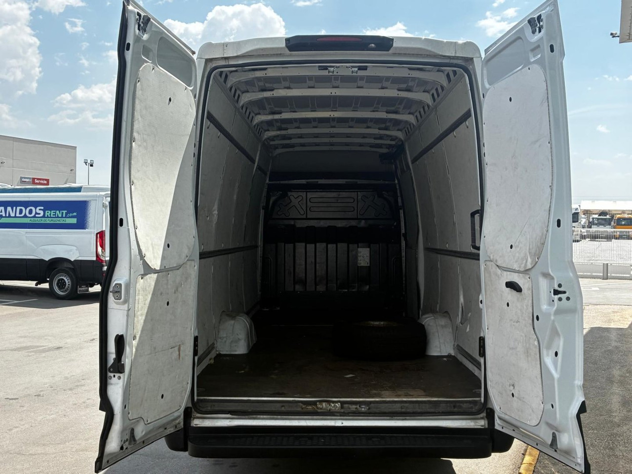 Furgón IVECO 35S14 V 16m3 - Panel van: picture 5 Furgón IVECO 35S14 V 16m3 - Panel van: picture 5