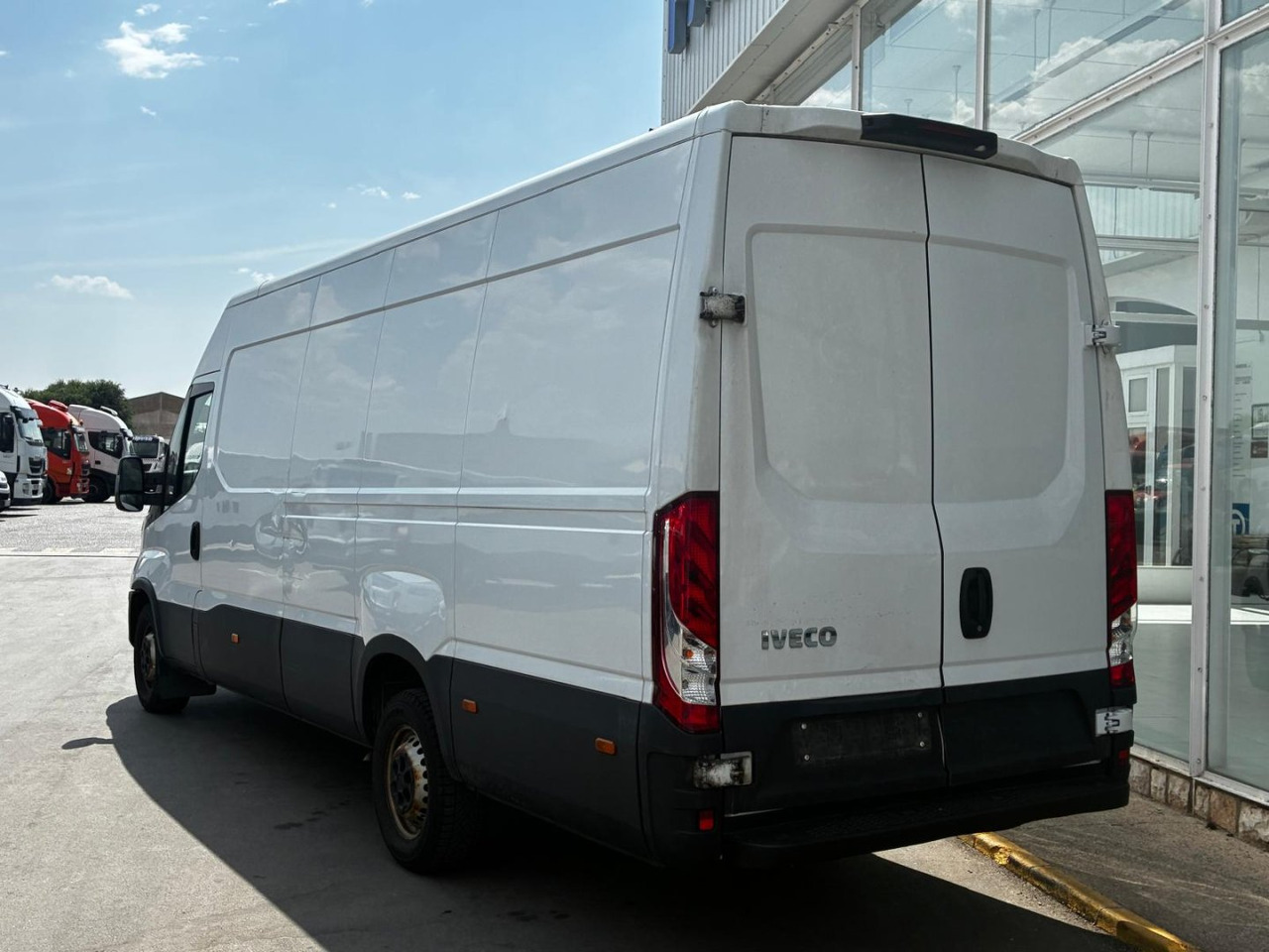 Furgón IVECO 35S14 V 16m3 - Panel van: picture 4 Furgón IVECO 35S14 V 16m3 - Panel van: picture 4