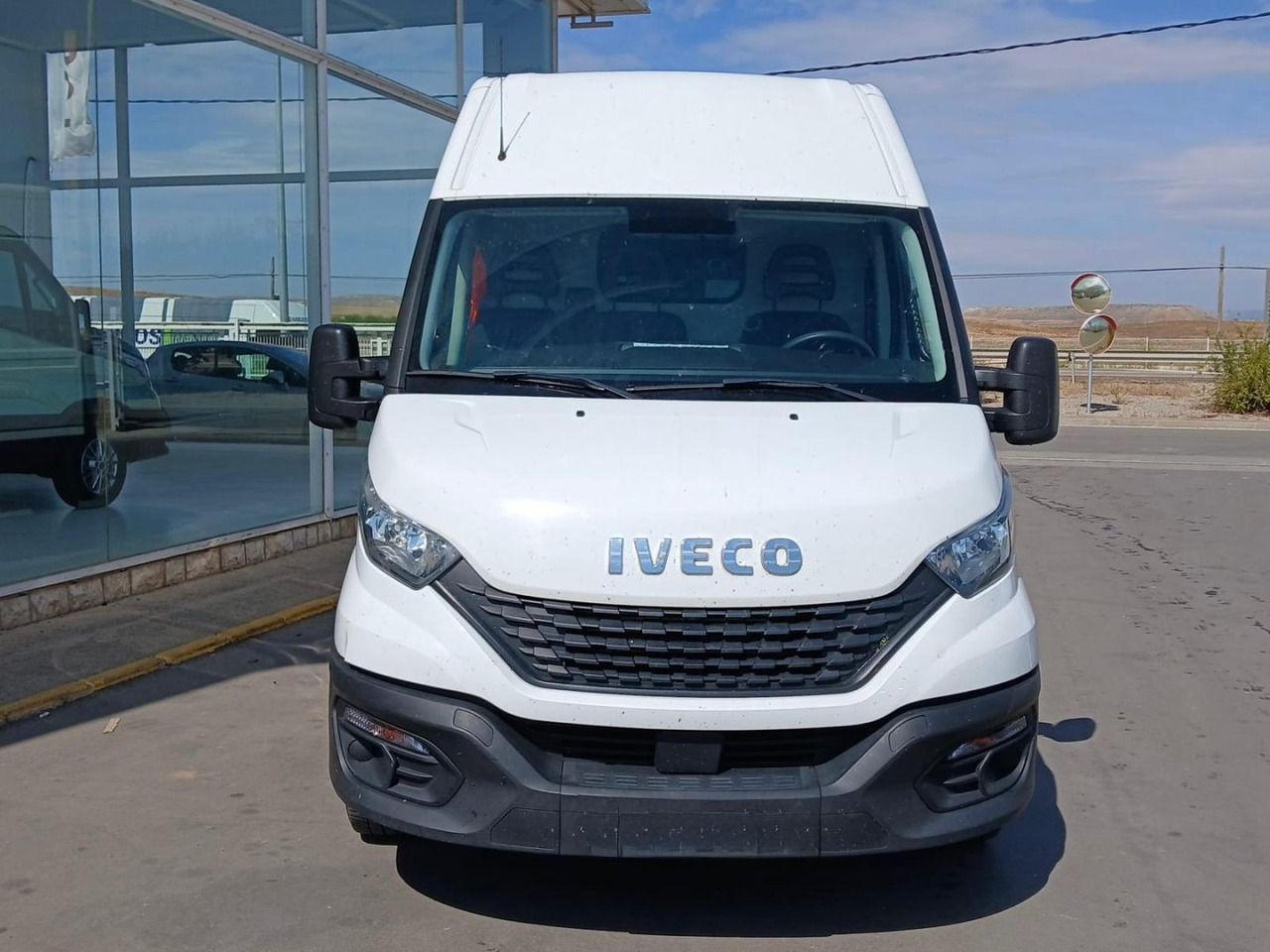 Furgón IVECO 35S16 V 12m3 - Panel van: picture 2 Furgón IVECO 35S16 V 12m3 - Panel van: picture 2