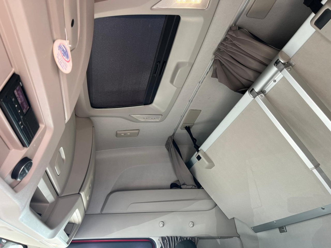Tractor unit Cabeza Tractora IVECO 460 AUTOMATICO CON INTARDER: picture 16