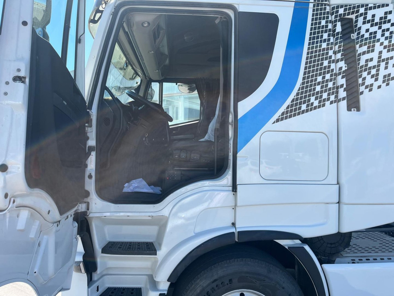 Cabeza Tractora IVECO 510 AUTOMATICO INTARDER - Tractor unit: picture 5 Cabeza Tractora IVECO 510 AUTOMATICO INTARDER - Tractor unit: picture 5