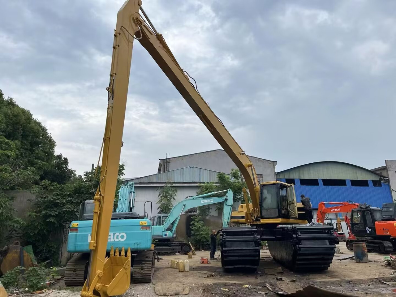 CAT 320 BL dredger 320 CL dredge - Amphibious excavator: picture 2 CAT 320 BL dredger 320 CL dredge - Amphibious excavator: picture 2
