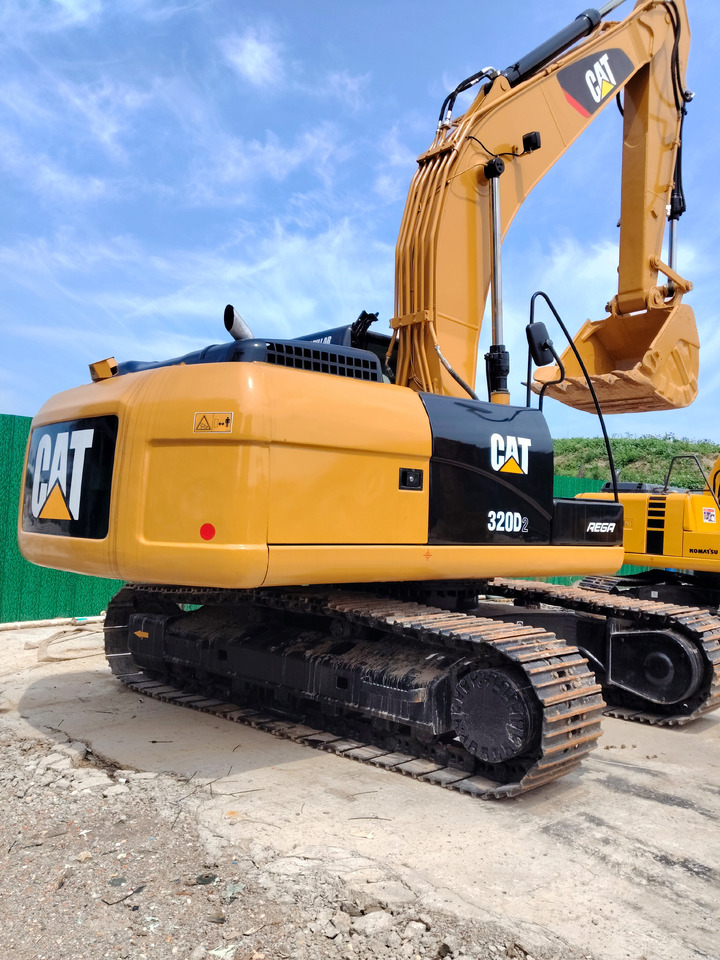 CATERPILLAR 320D2L CAT 320D 2 L WITH C7.1 ENGINE - Crawler excavator: picture 2 CATERPILLAR 320D2L CAT 320D 2 L WITH C7.1 ENGINE - Crawler excavator: picture 2