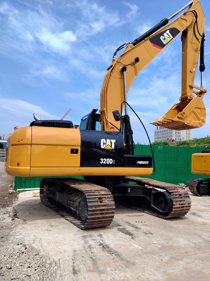 CATERPILLAR 320D2L CAT 320D 2 L WITH C7.1 ENGINE - Crawler excavator: picture 1 CATERPILLAR 320D2L CAT 320D 2 L WITH C7.1 ENGINE - Crawler excavator: picture 1