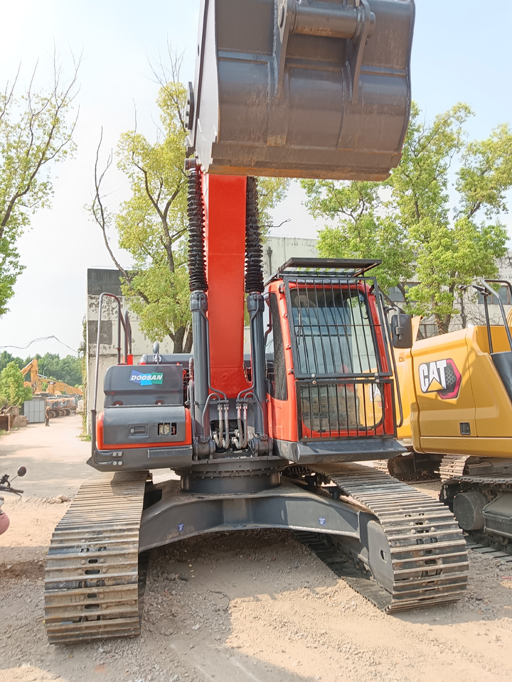 DOOSAN DX225 LCA DX 225 LC-9C DX300 DX340 - Crawler excavator: picture 4 DOOSAN DX225 LCA DX 225 LC-9C DX300 DX340 - Crawler excavator: picture 4