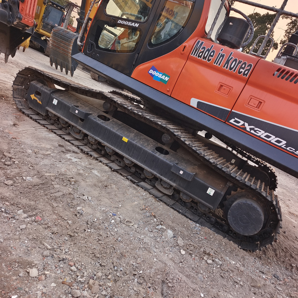 DOOSAN DX300 LC-9C DX 300 LCA DX340 DX225 - Crawler excavator: picture 2 DOOSAN DX300 LC-9C DX 300 LCA DX340 DX225 - Crawler excavator: picture 2