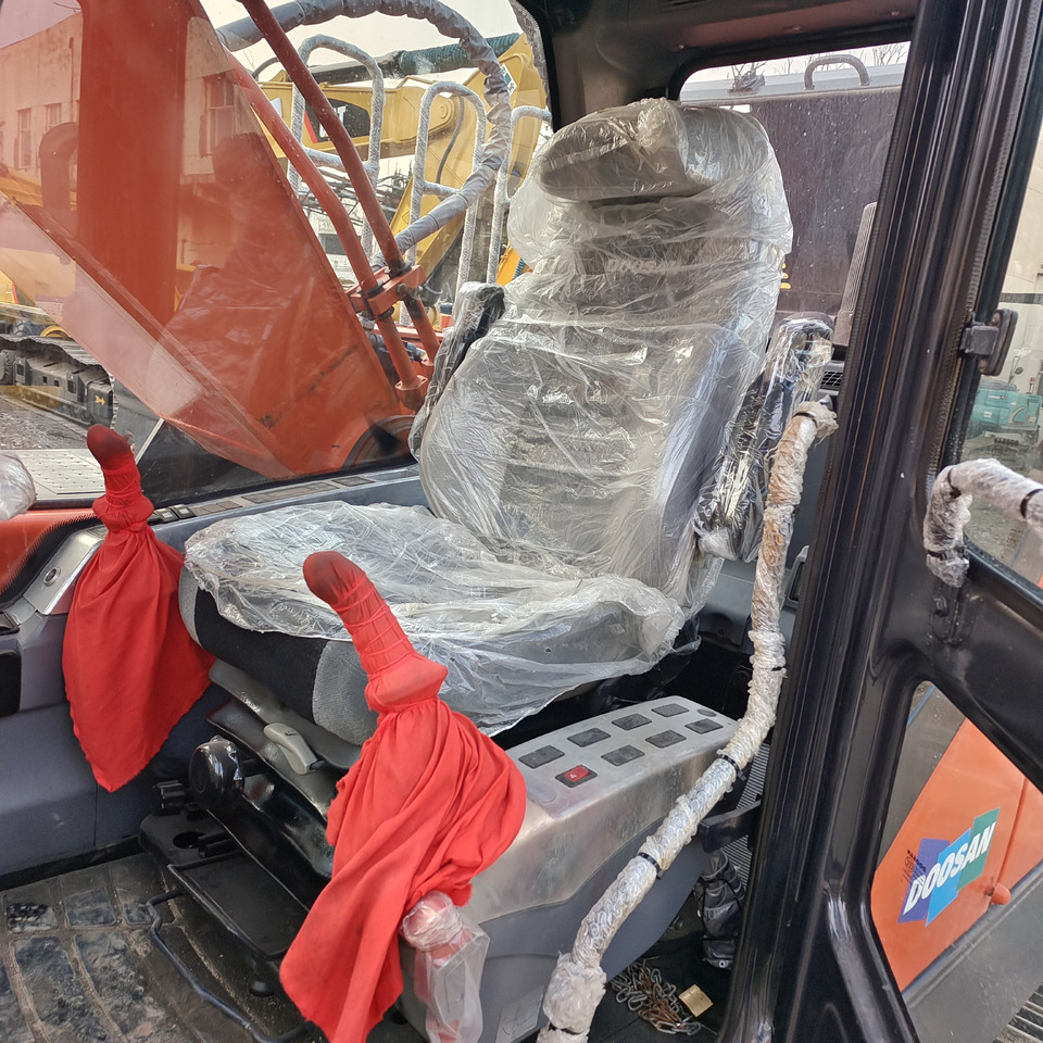 DOOSAN DX300 LC-9C DX 300 LCA DX340 DX225 - Crawler excavator: picture 4 DOOSAN DX300 LC-9C DX 300 LCA DX340 DX225 - Crawler excavator: picture 4