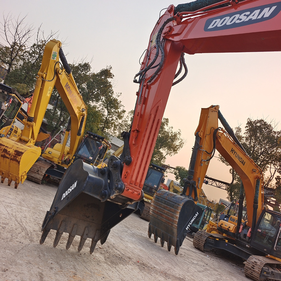 DOOSAN DX300 LC-9C DX 300 LCA DX340 DX225 - Crawler excavator: picture 5 DOOSAN DX300 LC-9C DX 300 LCA DX340 DX225 - Crawler excavator: picture 5
