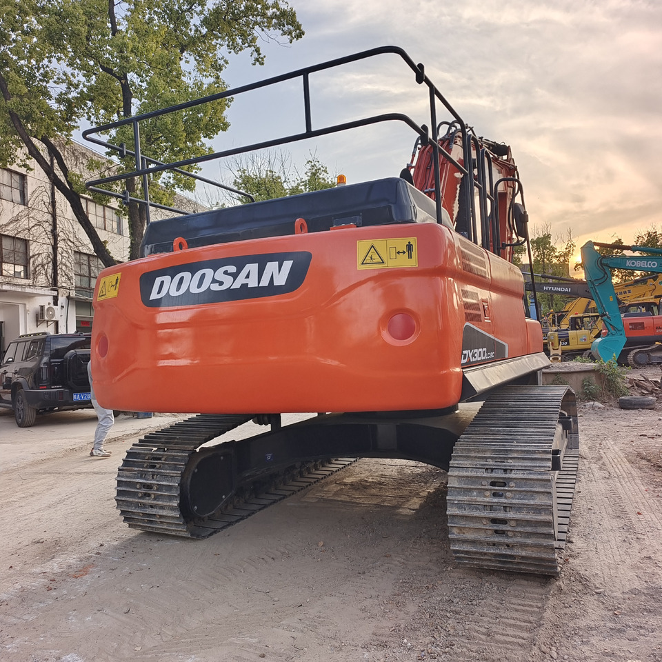 DOOSAN DX300 LC-9C DX300 LCA DX 340 LC-9C DX340 LCA - Crawler excavator: picture 5 DOOSAN DX300 LC-9C DX300 LCA DX 340 LC-9C DX340 LCA - Crawler excavator: picture 5