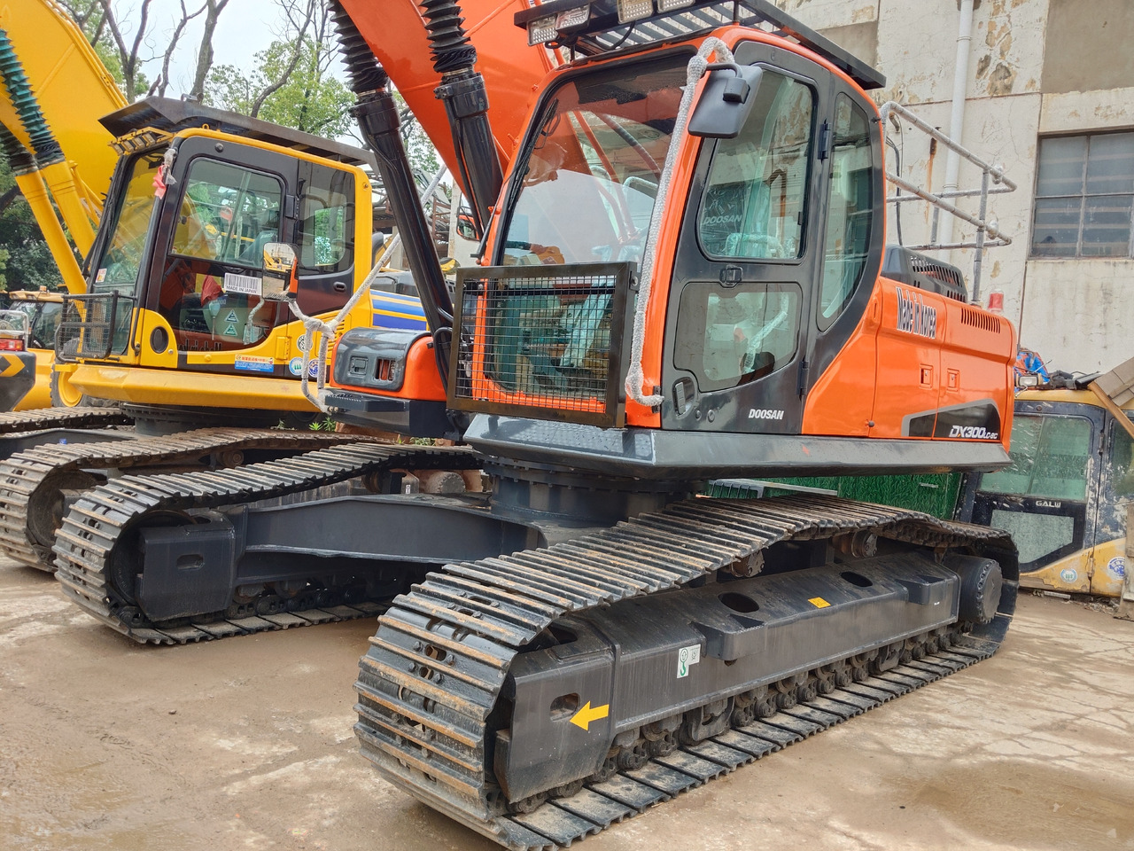 DOOSAN DX300 LCA DX 300 LC - 9C - Crawler excavator: picture 1 DOOSAN DX300 LCA DX 300 LC - 9C - Crawler excavator: picture 1