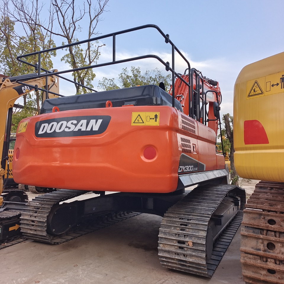 Crawler excavator DOOSAN DX300LC-9C DX300LCA: picture 12