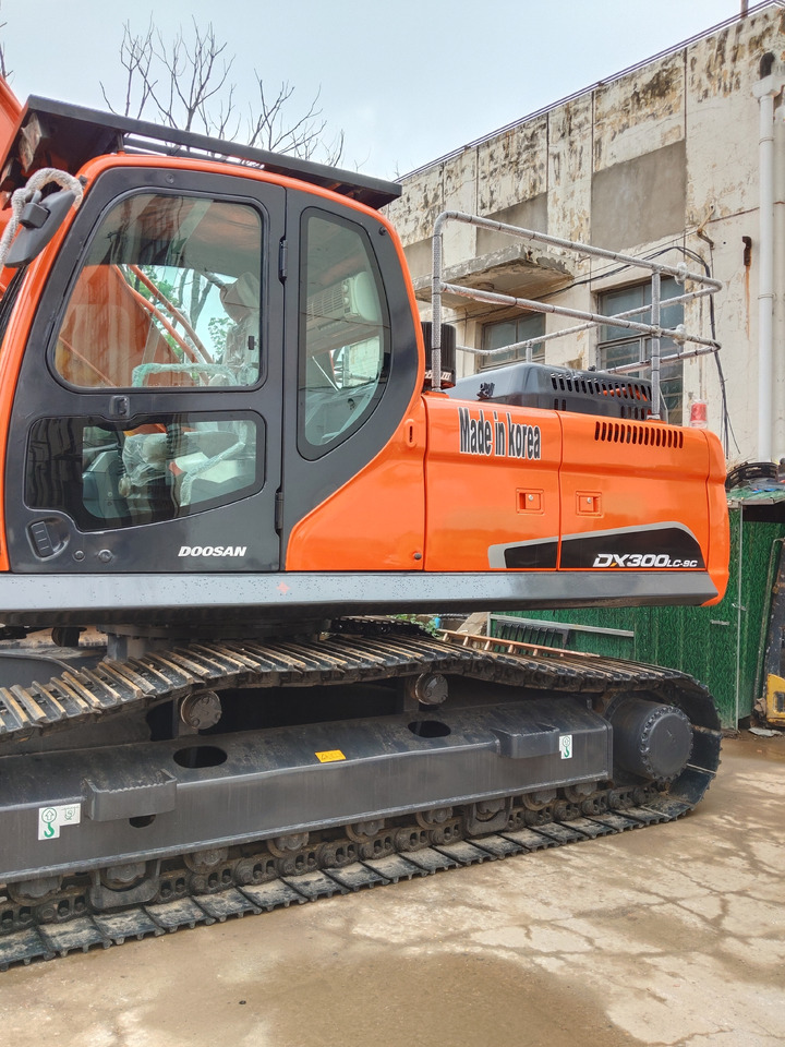 DOOSAN DX300LC-9C DX300LCA - Crawler excavator: picture 4 DOOSAN DX300LC-9C DX300LCA - Crawler excavator: picture 4