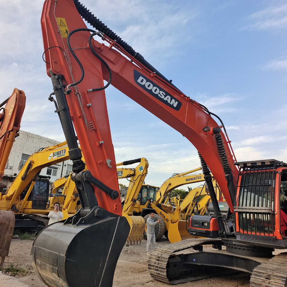 Crawler excavator DOOSAN DX300LC-9C DX300LCA: picture 6