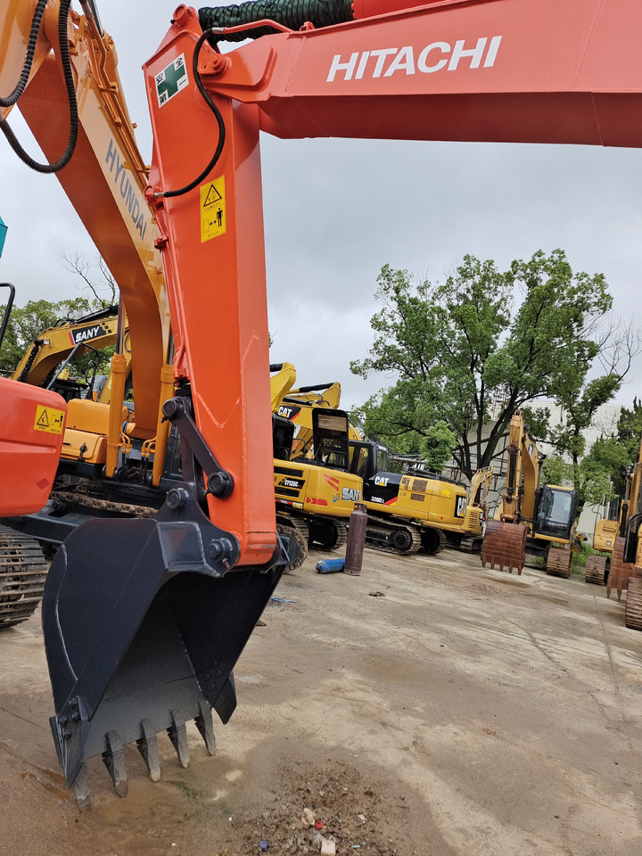 Crawler excavator HITACHI ZX120: picture 10