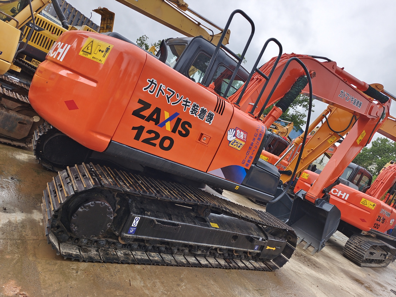 HITACHI ZX140 - Crawler excavator: picture 2 HITACHI ZX140 - Crawler excavator: picture 2