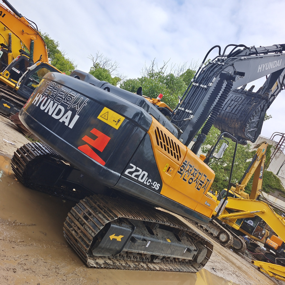 HYUNDAI 220LC-9S 220LC - 9T - Crawler excavator: picture 4 HYUNDAI 220LC-9S 220LC - 9T - Crawler excavator: picture 4