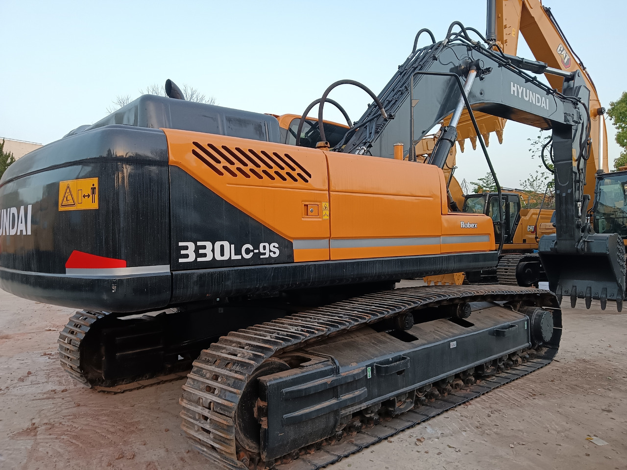 HYUNDAI 330LC-9S - Crawler excavator: picture 1 HYUNDAI 330LC-9S - Crawler excavator: picture 1