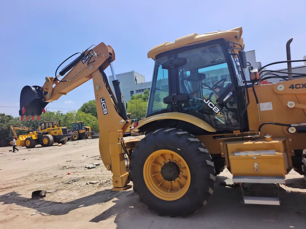 JCB 4CX BRAND NEW 4 BY 4 DRIVE - Backhoe loader: picture 5 JCB 4CX BRAND NEW 4 BY 4 DRIVE - Backhoe loader: picture 5
