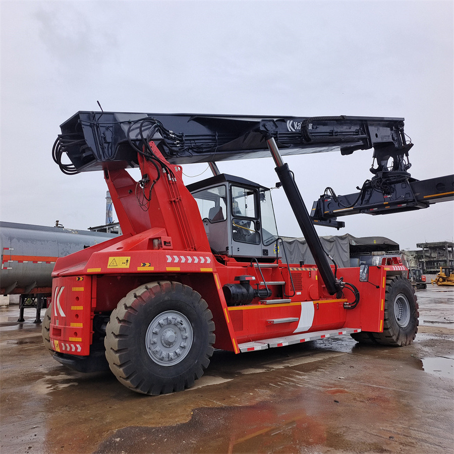 KALMAR DRF 450 - Reach stacker: picture 5 KALMAR DRF 450 - Reach stacker: picture 5