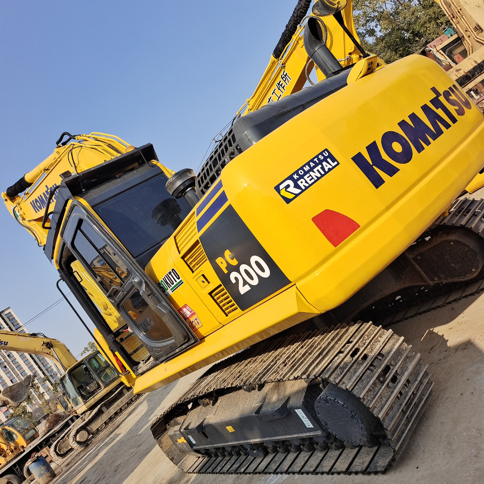 KOMATSU PC200-8 - Crawler excavator: picture 3 KOMATSU PC200-8 - Crawler excavator: picture 3