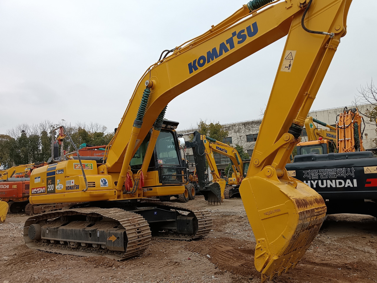 KOMATSU PC200-8 N1 - Crawler excavator: picture 2 KOMATSU PC200-8 N1 - Crawler excavator: picture 2