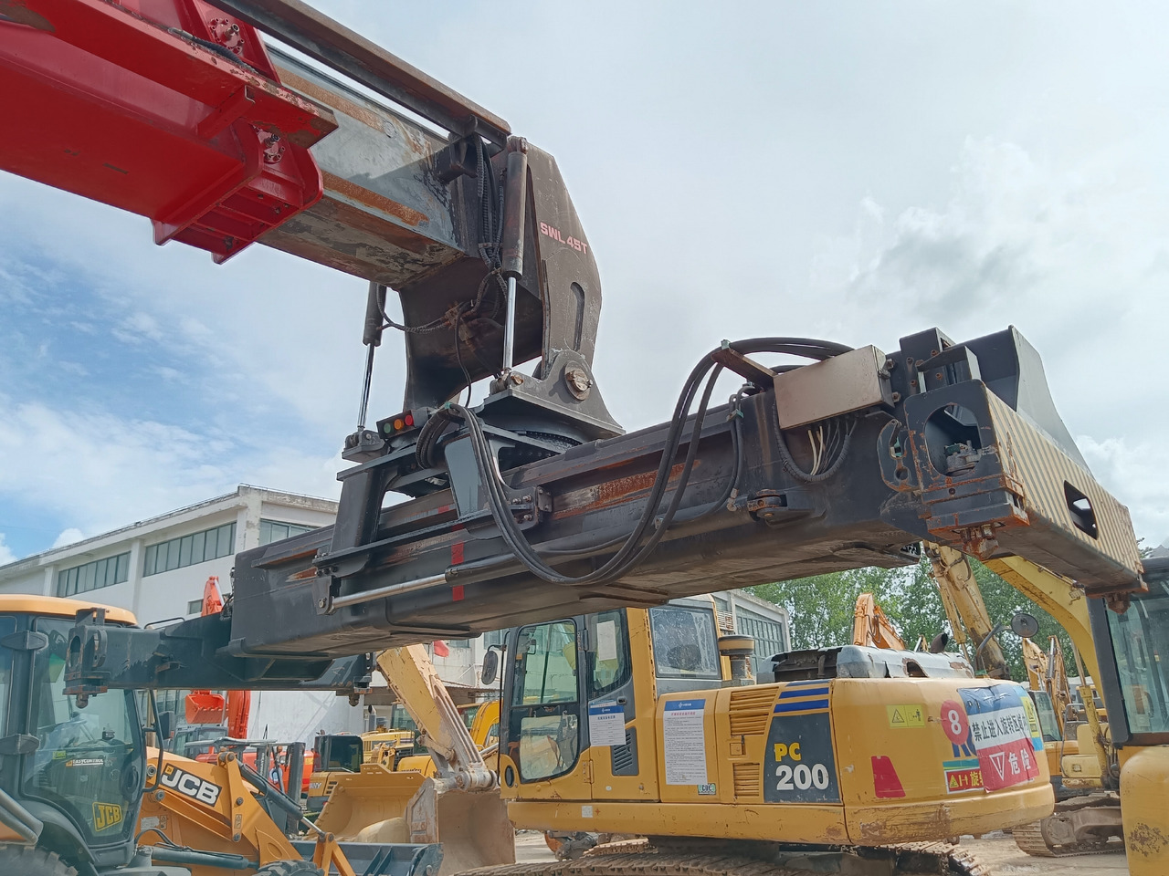 SANY SRSC 45C30 - Reach stacker: picture 5 SANY SRSC 45C30 - Reach stacker: picture 5