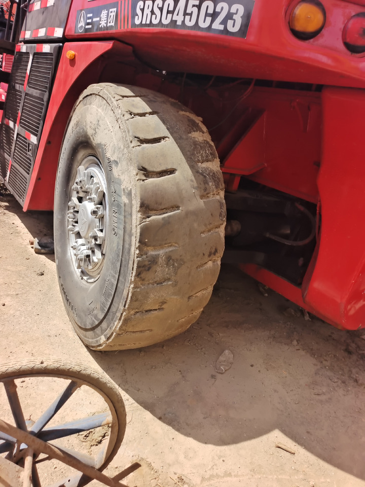 SANY SRSC45C23 - Reach stacker: picture 5 SANY SRSC45C23 - Reach stacker: picture 5