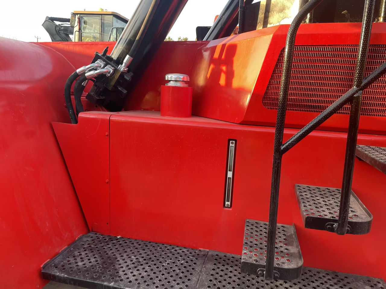 SANY SRSC45C30 45 TON CAPACITY - Reach stacker: picture 4 SANY SRSC45C30 45 TON CAPACITY - Reach stacker: picture 4