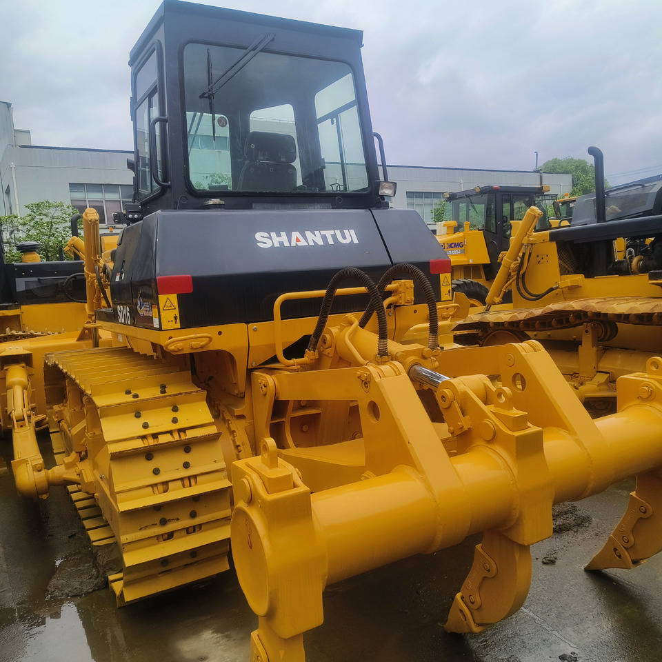 SHANTUI SD 16 WITH RIPPER - Bulldozer: picture 1 SHANTUI SD 16 WITH RIPPER - Bulldozer: picture 1