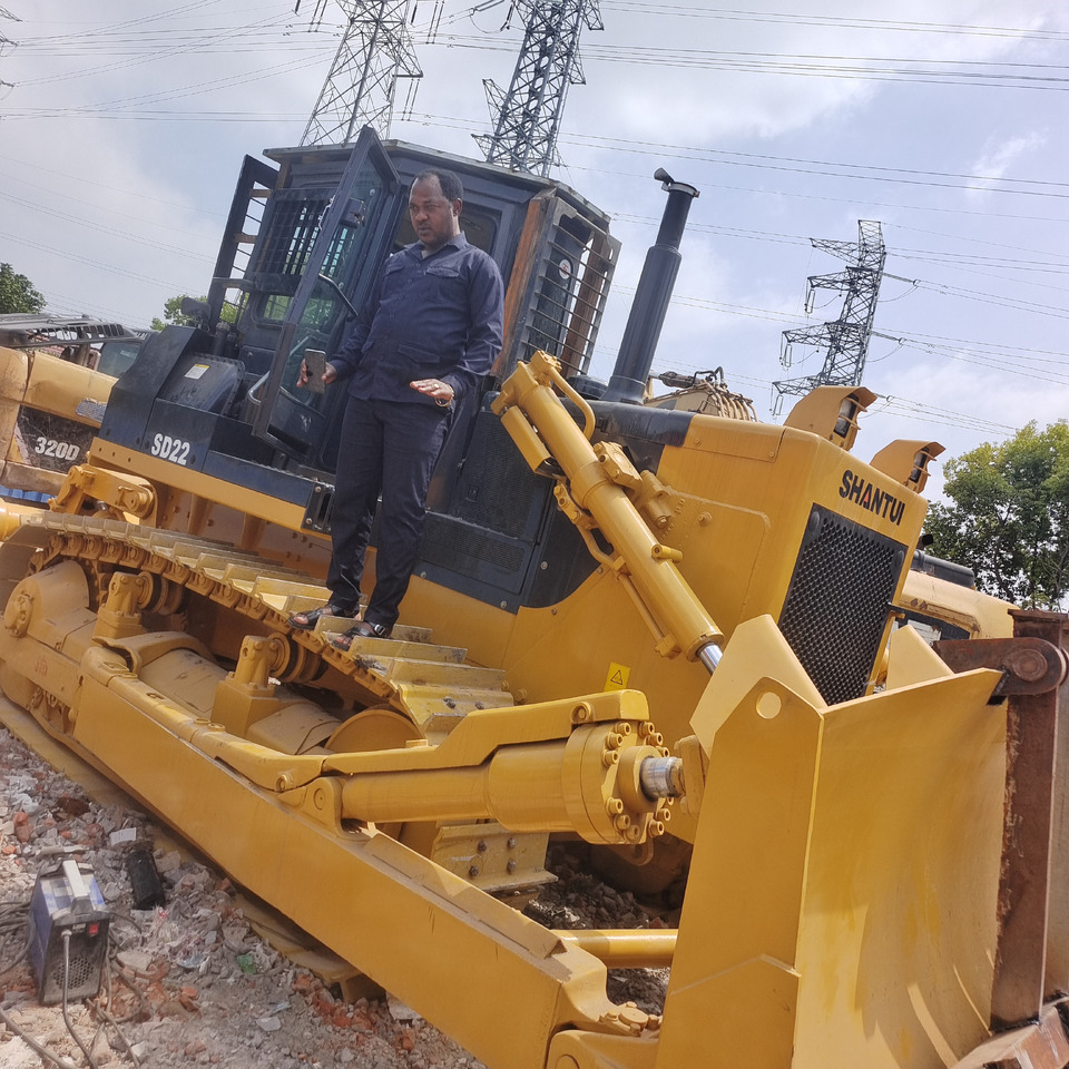 SHANTUI SD22 WITH CLEARING RAKE - Bulldozer: picture 3 SHANTUI SD22 WITH CLEARING RAKE - Bulldozer: picture 3