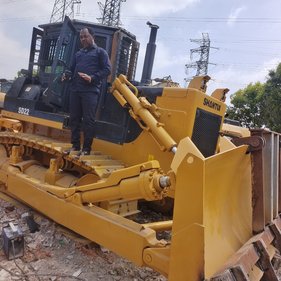 SHANTUI SD22 with Brush Cutter Attachment for Clearing Brush - Bulldozer: picture 3 SHANTUI SD22 with Brush Cutter Attachment for Clearing Brush - Bulldozer: picture 3