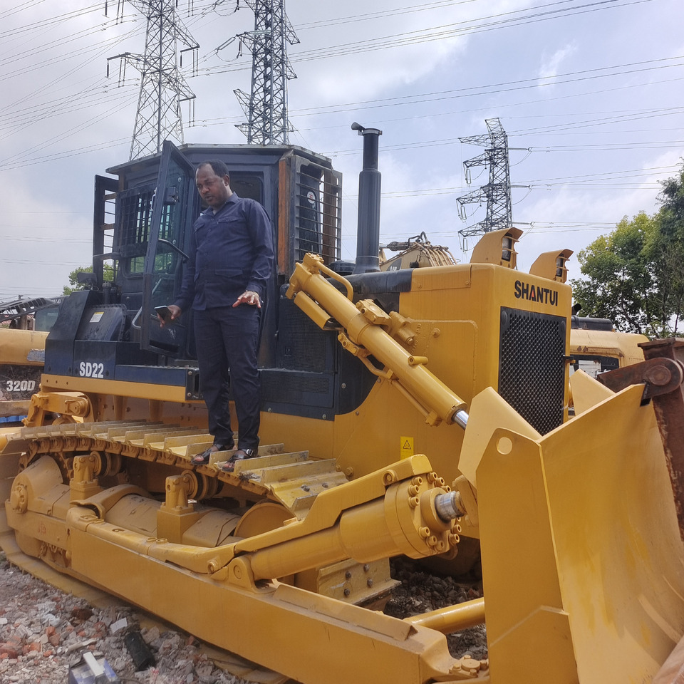 SHANTUI SD22 with Brush Cutter Attachment for Clearing Brush - Bulldozer: picture 2 SHANTUI SD22 with Brush Cutter Attachment for Clearing Brush - Bulldozer: picture 2