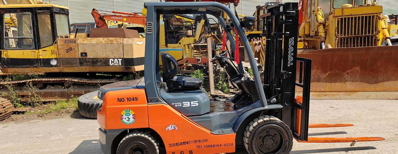 TOYOTA FD 35 - Forklift: picture 1 TOYOTA FD 35 - Forklift: picture 1