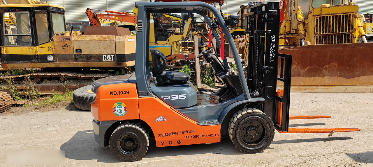 TOYOTA FD 35 - Forklift: picture 1 TOYOTA FD 35 - Forklift: picture 1